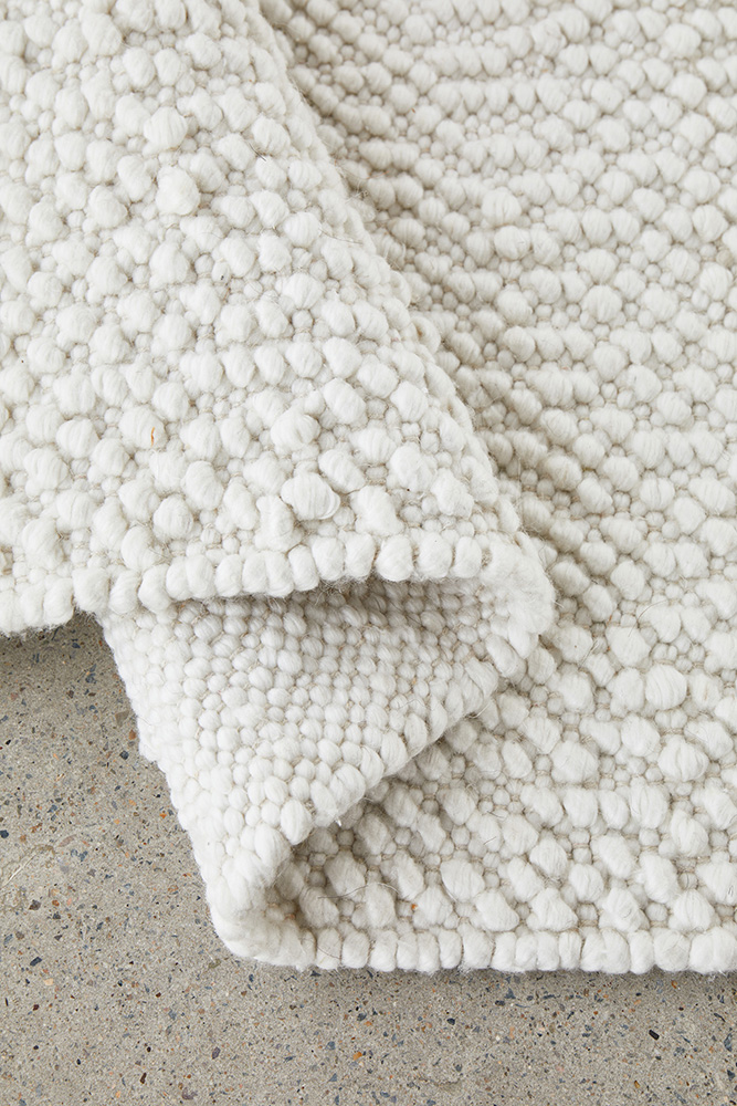 BOUCLE WHITE RUG