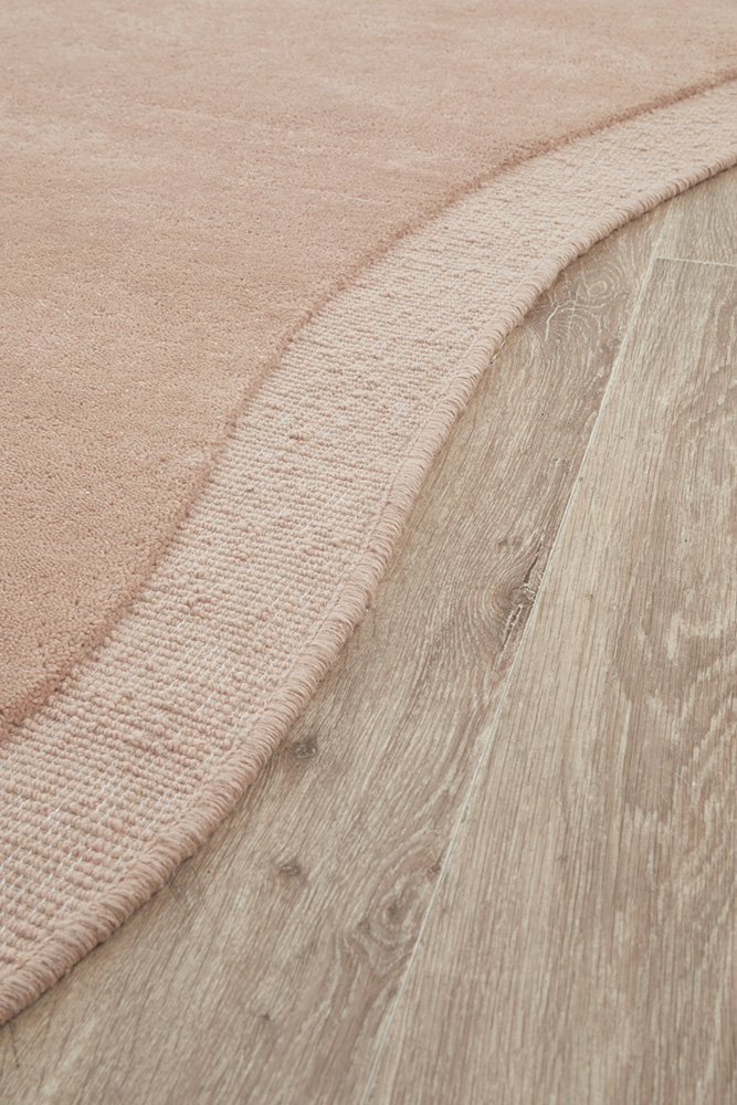 CLEO BLUSH RUG